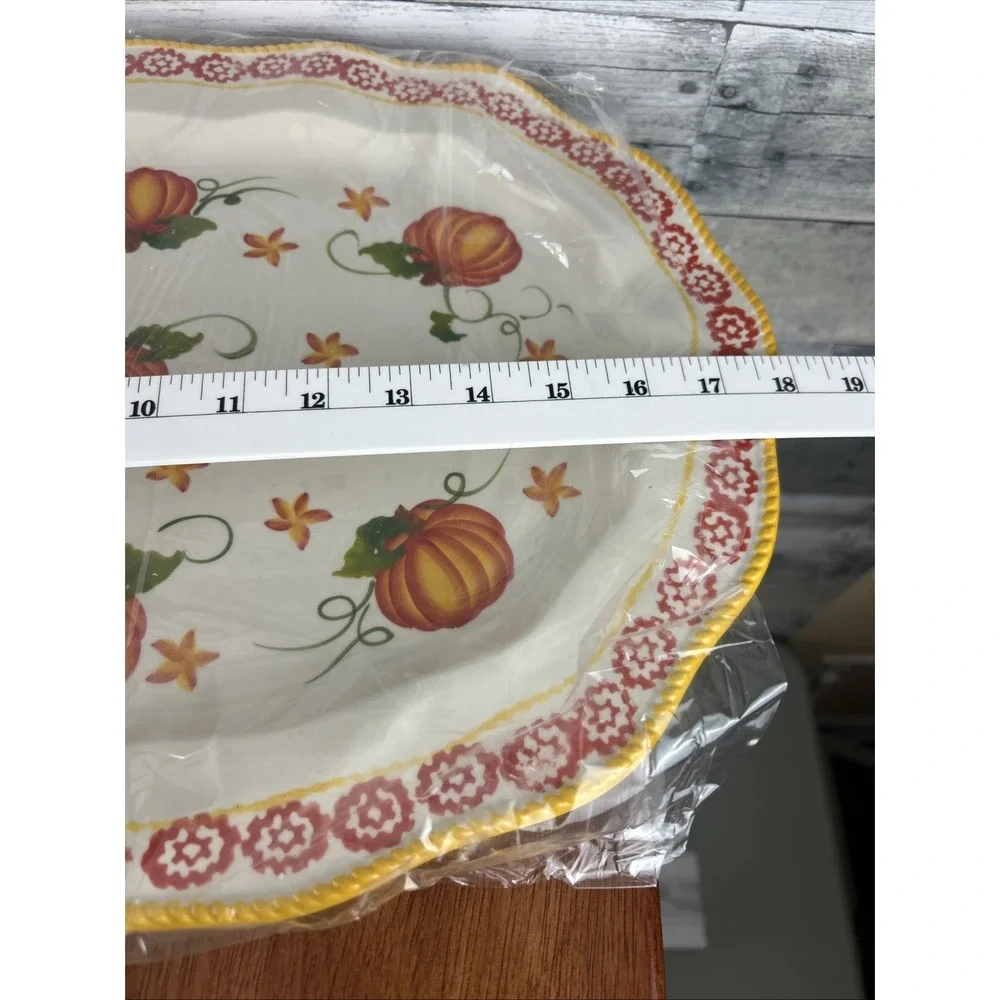 Temp-tations By Tara Pumpkin Patch 7 Piece Set With Lids 3 Platters 4 Bowls